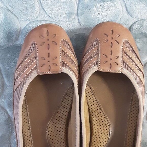 Naturalizer Natural Soul Slip-on Shoes Flats earthtones - Picture 2 of 4